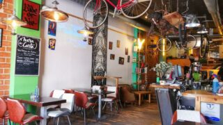 waar-te-werken-van-in-malaga-spanje-Recyclo-Bike-Cafe