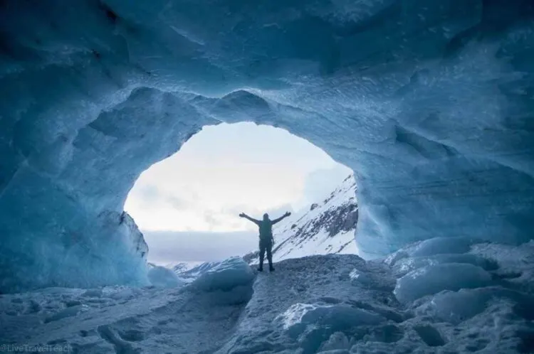 Mike Byron Glaciar-Caverna-Alaska