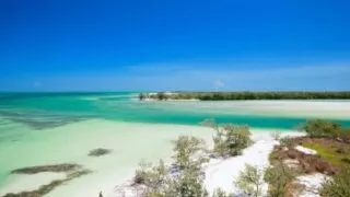 Where is isla Holbox located