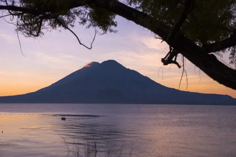 Hoe Kom Je Van Antigua Naar Het Meer Van Atitlan, Guatemala?