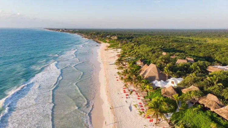 Aeropuerto De CancúN A Tulum, MéXico1
