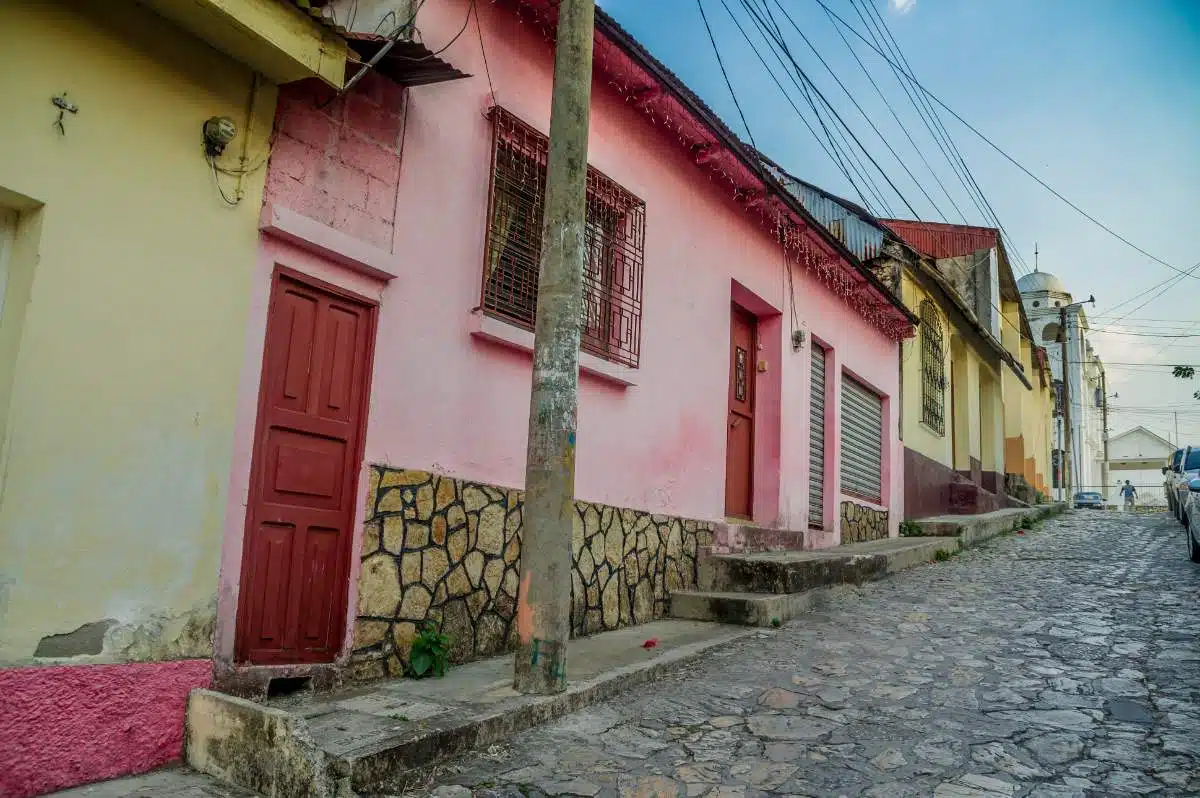 Come Arrivare Da Antigua A Flores, Guatemala