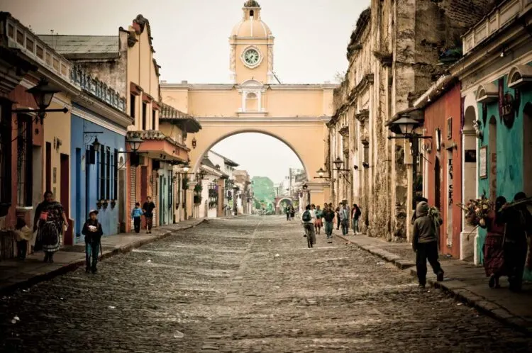 Como Chegar De Flores A AntíGua, Guatemala