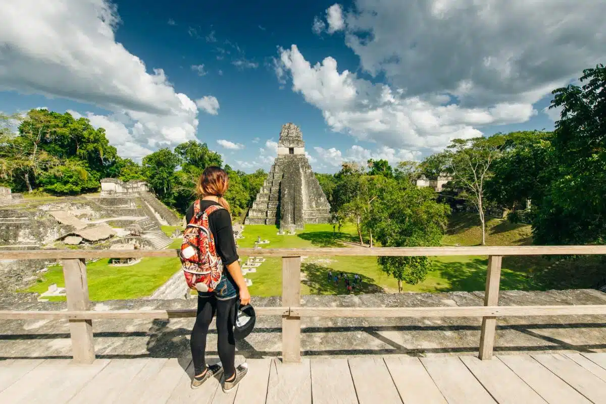 Comment Se Rendre De Flores à Tikal, Au Guatemala.