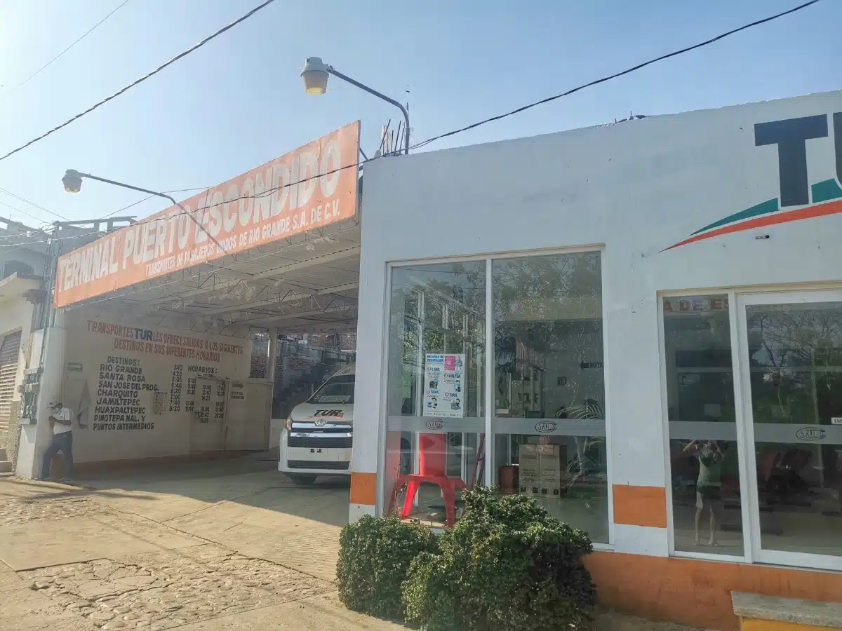 Bus Van Puerto Escondido Naar Chacahua3
