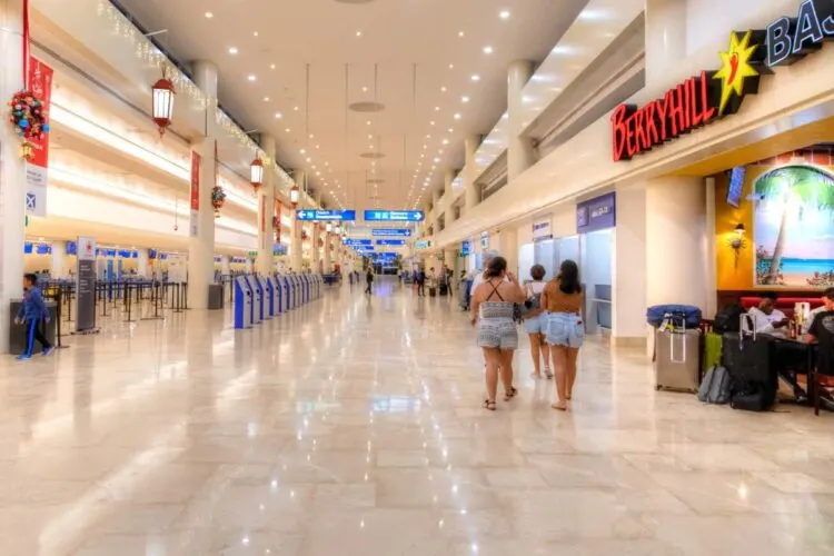 Hoe Kom Je Van Holbox Naar Cancun Airport?