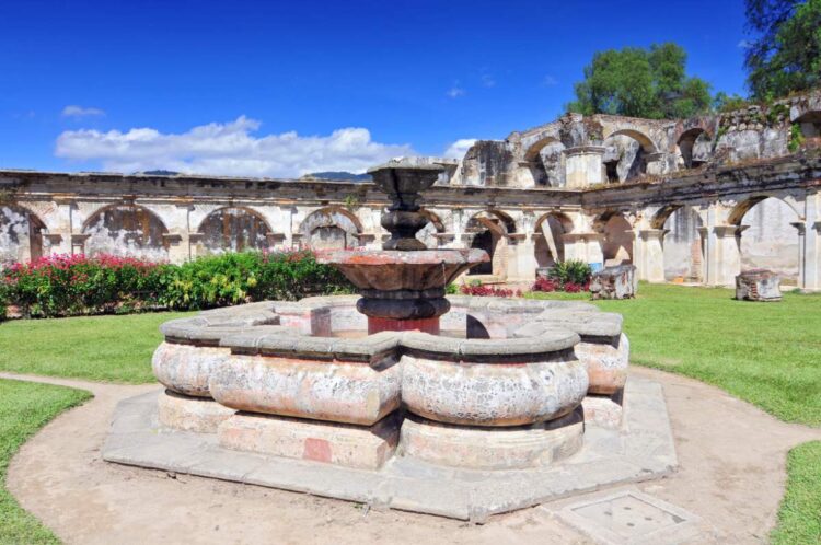 CóMo Llegar De LanquíN A Antigua, Guatemala