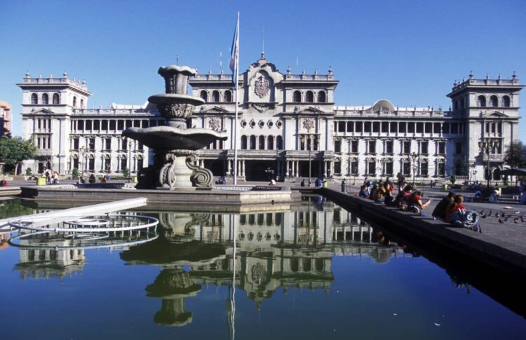 Comment Se Rendre De LanquíN à Guatemala City, Guatemala