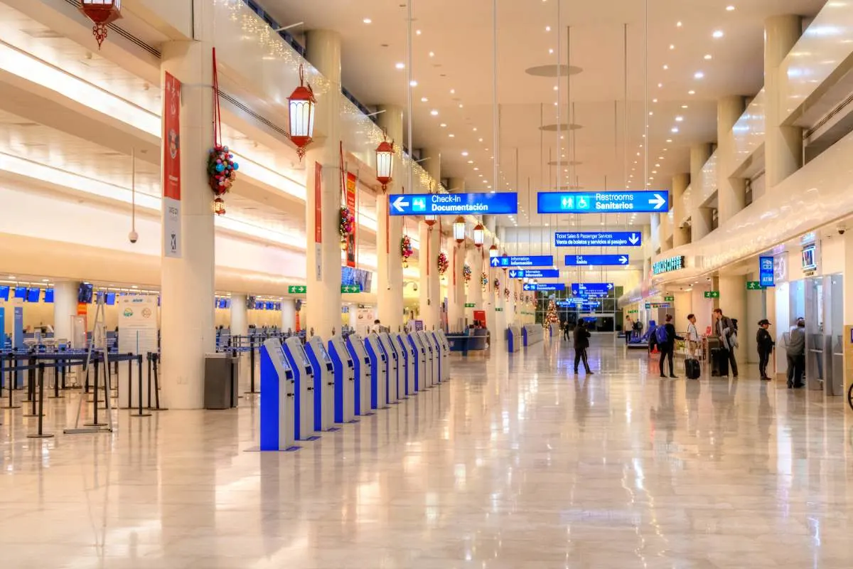 Da Merida All'aeroporto Di Cancun