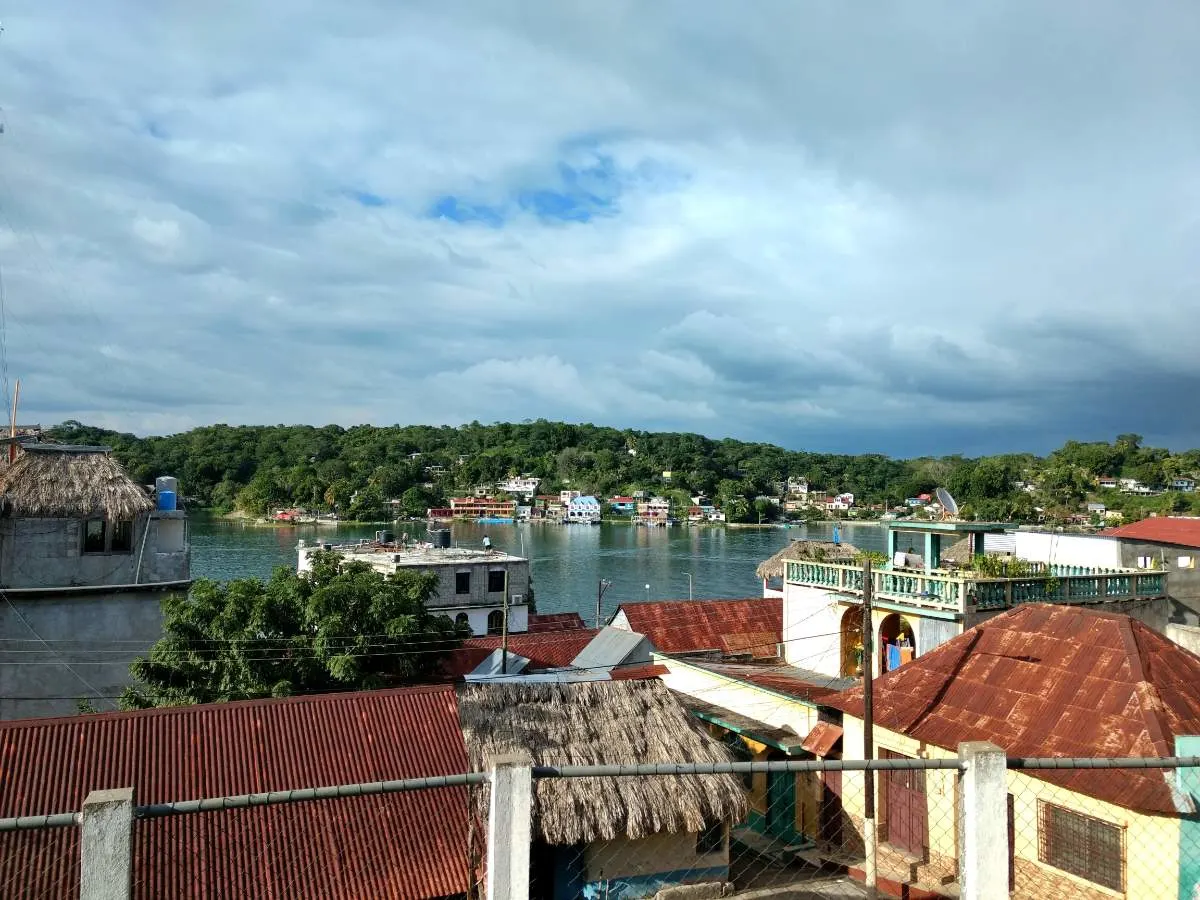 Hoe Kom Je Van Panajachel Naar Flores, Guatemala?