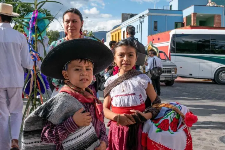 Hoe Kom Je Van Huatulco Naar Oaxaca Stad, Mexico?