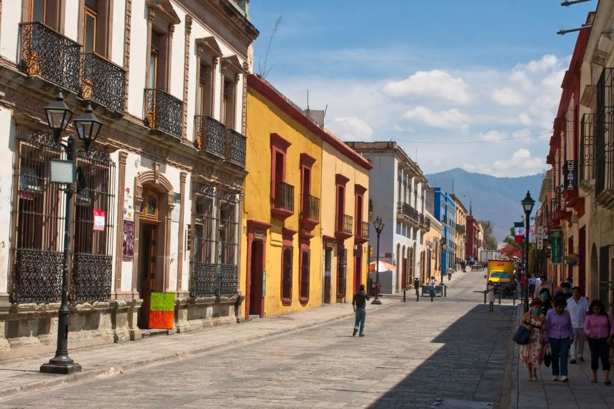 Hoe Kom Je Van Huatulco Naar Oaxaca Stad, Mexico?