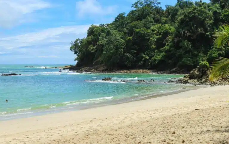 How To Get From Manuel Antonio To San Jose, Costa Rica (5 Best Ways)