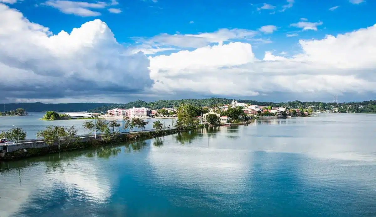 Come Arrivare Da Rio Dulce A Flores, Guatemala