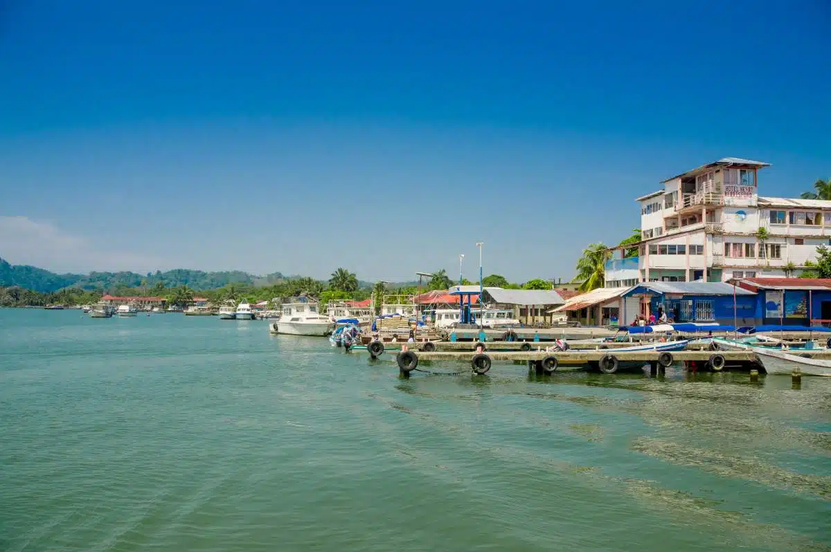 Comment Se Rendre De Rio Dulce à Livingston, Guatemala