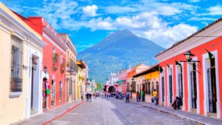 Hoe kom je van San Pedro naar Antigua, Guatemala?