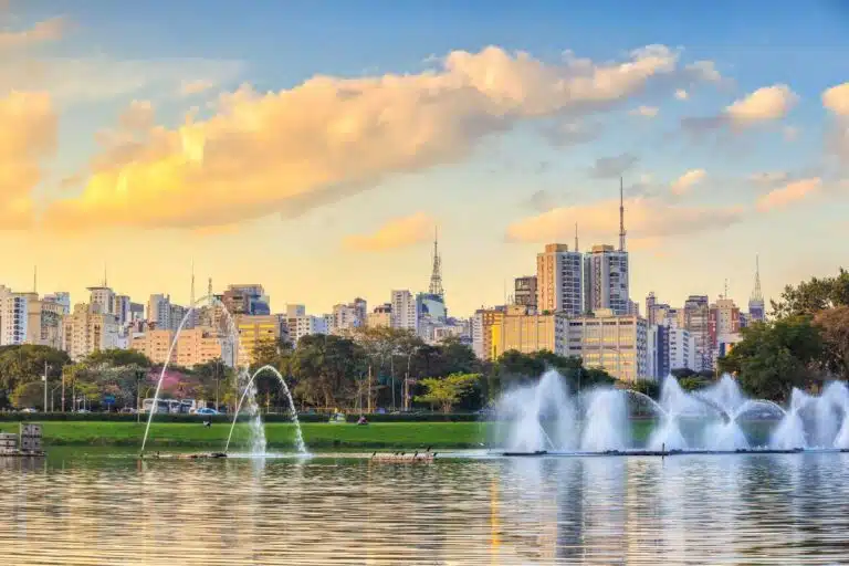 How To Get From Foz Do Iguacu To Sao Paulo, Brazil (4 Best Ways)