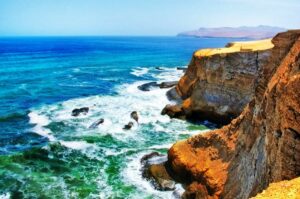 How to get from Ica to Paracas, Peru