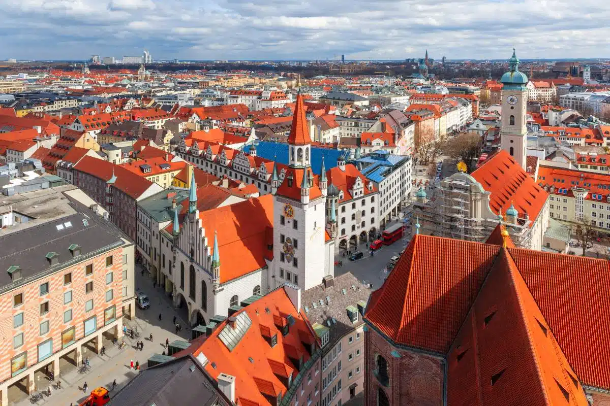 Hoe kom je van Hamburg naar München, Duitsland?