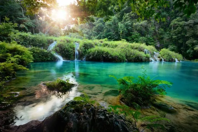 Hoe Kom Je Van Rio Dulce Naar Semuc Champey, Guatemala?