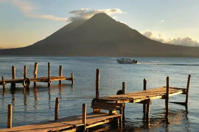 Wie Kommt Man Von San Cristobal De Las Casas, Mexiko, Zum Atitlansee, Guatemala?