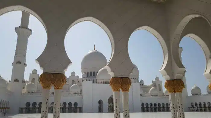 Esplora La Magnifica Grande Moschea Di Sheikh Zayed