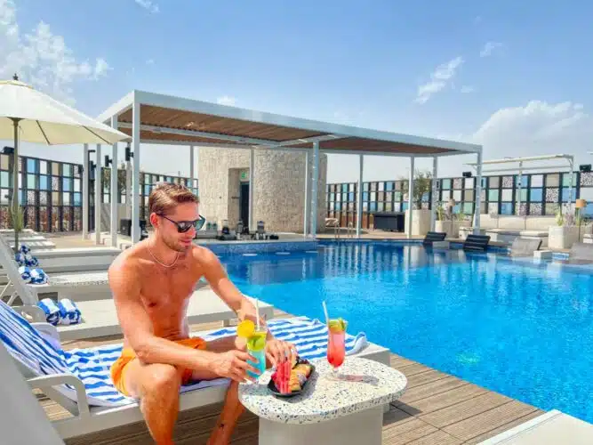 Universal-Traveller-La-Maison-Hôtel-Al-Khiran-Koweït-Revue