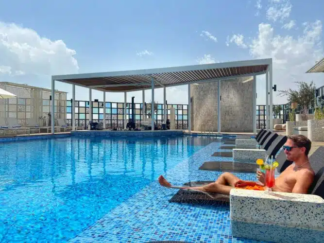 Universal-Traveller-La-Maison-Hôtel-Al-Khiran-Koweït-Revue