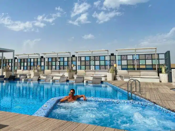 Universal-Traveller-La-Maison-Hôtel-Al-Khiran-Koweït-Revue