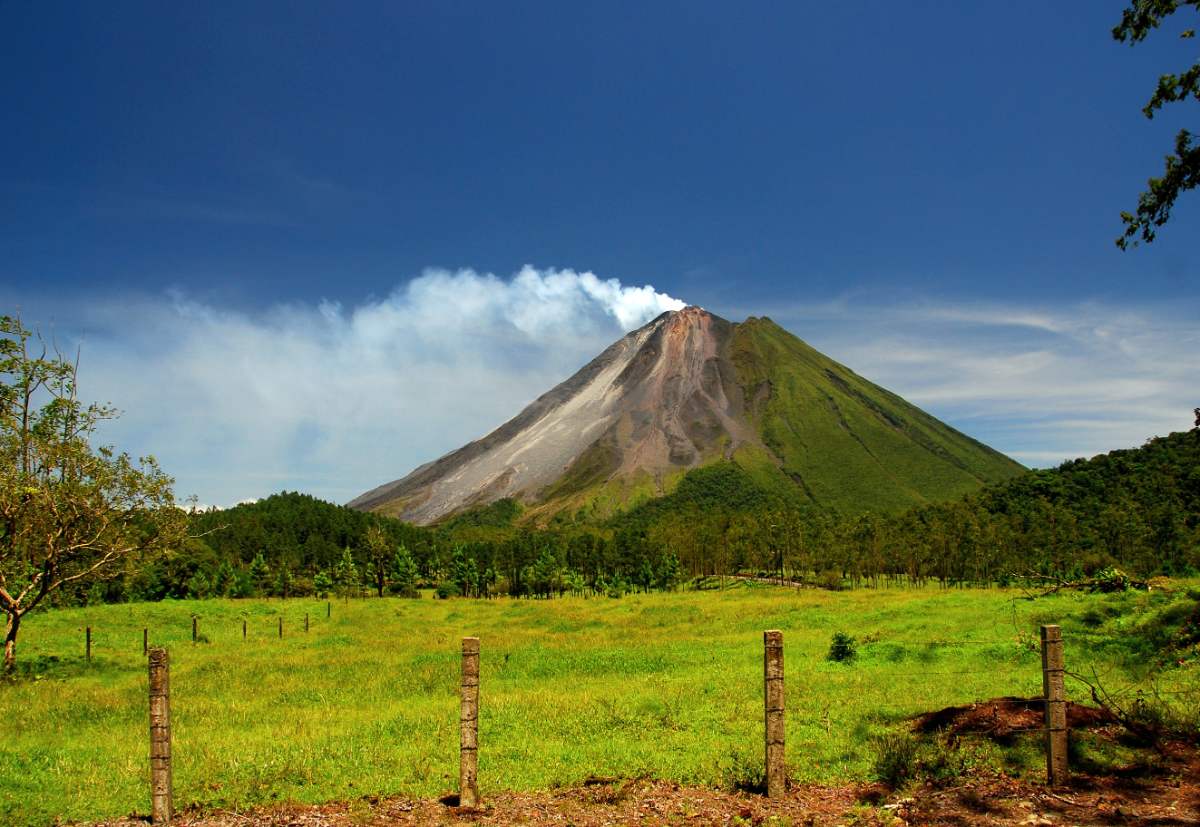 Best Places To Visit In Costa Rica Arenal Volcano