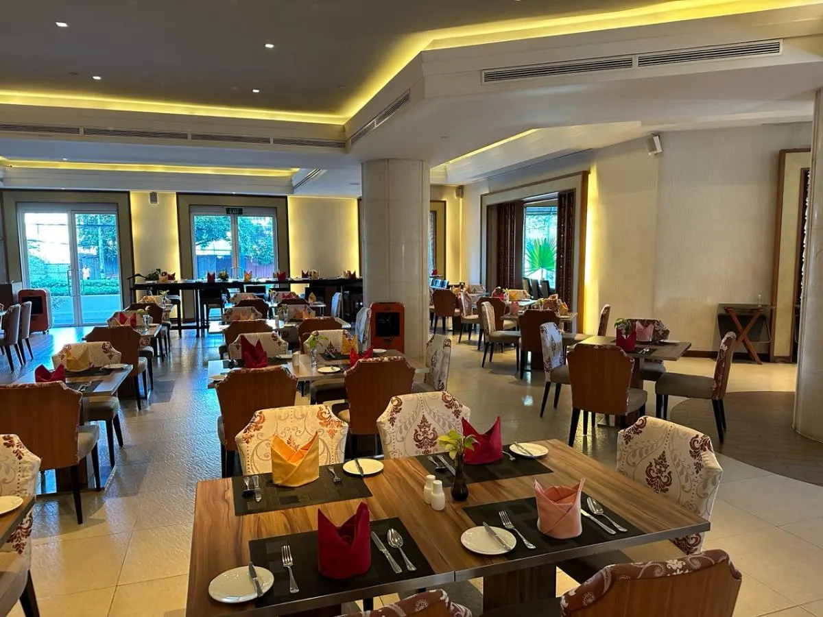 Parkroyal Yangon Myanmar Hotel Review Universal Traveller By Tim Kroeger6337 Large