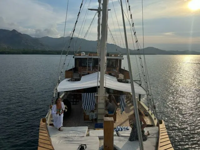 Elbark Cruises Komodo National Park Indonesia Universal Traveller By Tim Kroeger 4077